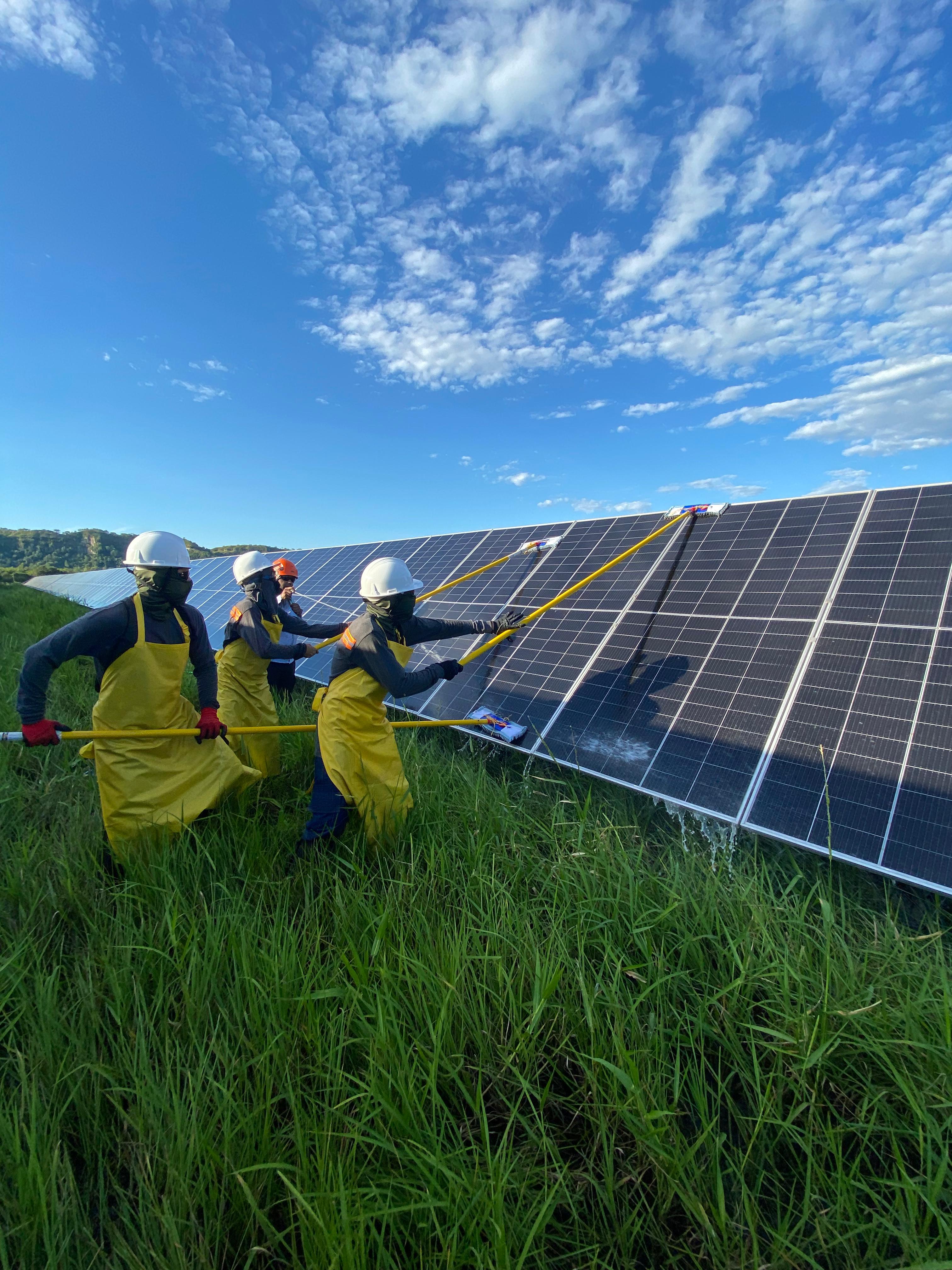 Lavado de paneles solares